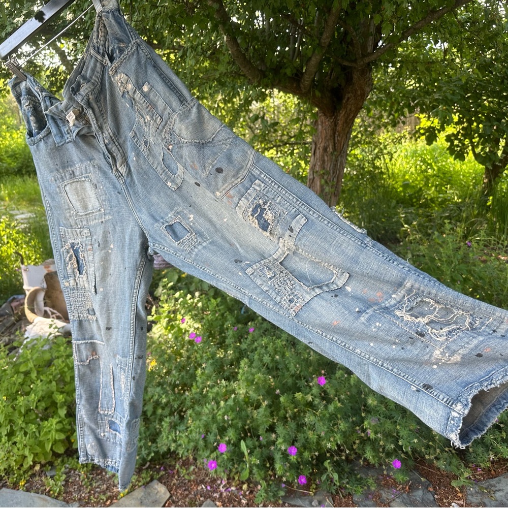 Magnolia Pearl Boyfriend Jeans - Picture 2 of 9